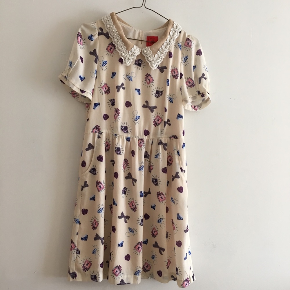 Deep or Shallow collared print dress size 2